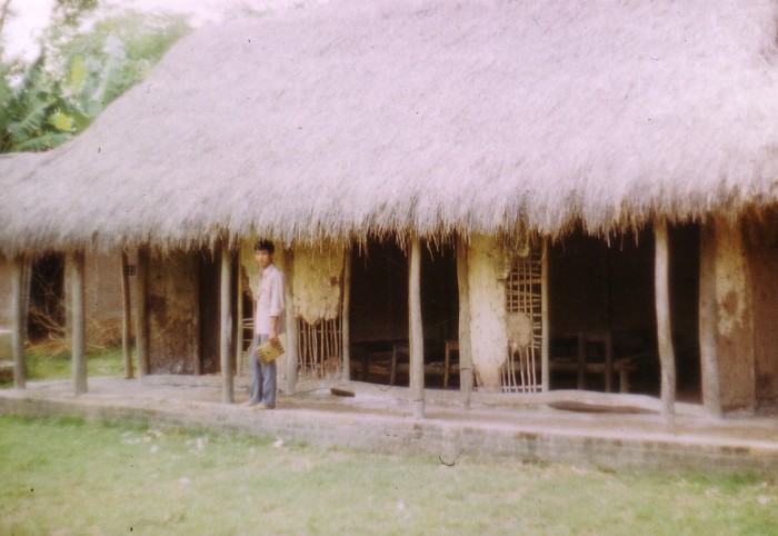 Miền Bắc Việt Nam 1973 - 1974. Một ngôi trường làng. Ảnh.Günter Mosler.